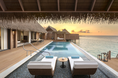 Two Queen Bedded Grand Reef Villa with Pool